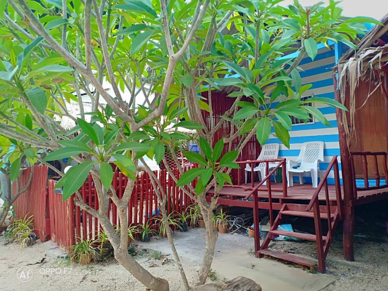 On The Beach Hotel Ko Lanta Екстериор снимка
